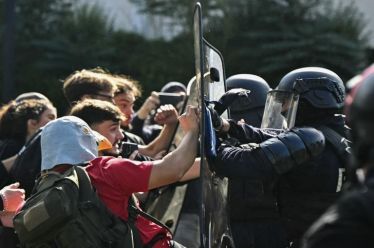 Η μαθητική εξέγερση που ταράζει τη Γαλλία