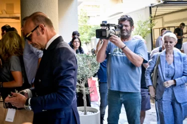 Αλμπάνηδες, κομπογιαννίτες, τσαρλατάνοι