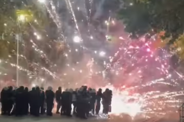 Διάλογος με γκλοπ, δακρυγόνα και πλαστικές σφαίρες – Γιατί δεν υποχωρεί ο Ράμα;